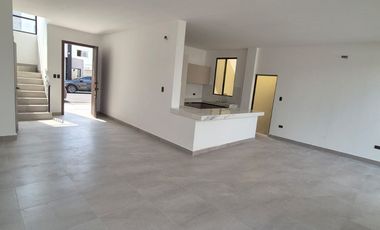 Casa en Venta en Samborondon, 3 Habitaciones, 3 Baños, Patio, Garaje, Nueva a Estrenar, Piscina, Parques. Via Salitre