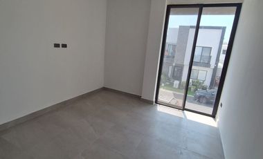 Casa en Venta en Samborondon, 3 Habitaciones, 3 Baños, Patio, Garaje, Nueva a Estrenar, Piscina, Parques. Via Salitre