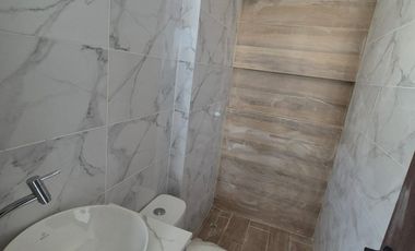 Casa en Venta en Samborondon, 3 Habitaciones, 3 Baños, Patio, Garaje, Nueva a Estrenar, Piscina, Parques. Via Salitre