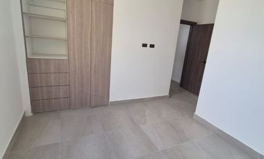 Casa en Venta en Samborondon, 3 Habitaciones, 3 Baños, Patio, Garaje, Nueva a Estrenar, Piscina, Parques. Via Salitre