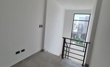 Casa en Venta en Samborondon, 3 Habitaciones, 3 Baños, Patio, Garaje, Nueva a Estrenar, Piscina, Parques. Via Salitre