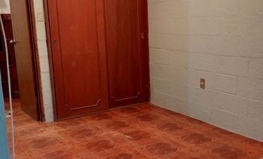 VENDO CASA BIEN UBICADA PARA HABITACION O NEGOCIO
