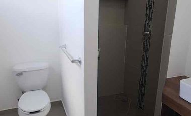 EN RENTA AMPLIA CASA DE 3 RECÁMARAS MÁS ESTUDIO, UBICADA EN RESIDENCIAL PALMARIS CANCÚN, QUINTANA ROO.