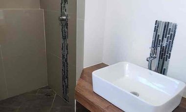 EN RENTA AMPLIA CASA DE 3 RECÁMARAS MÁS ESTUDIO, UBICADA EN RESIDENCIAL PALMARIS CANCÚN, QUINTANA ROO.