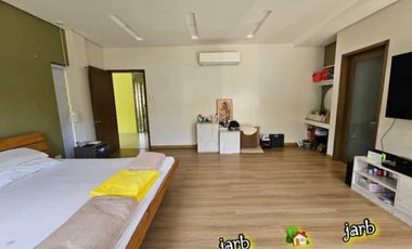 60m Las Terrazas 6-Bedroom House for Sale in Ma-a