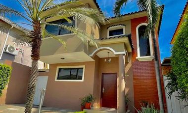 vía a la costa Portal al sol casa amoblada con piscina disponible desde el 1 Septiembre