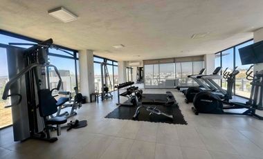 Terreno en venta en Valle Imperial frente a casa club