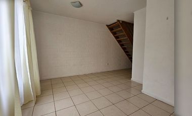 Se arrienda casa de dos pisos, 3 dormitorios,  Villa El Alba, Quillota.