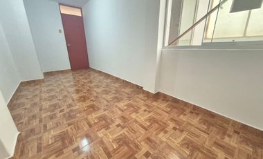 CASA 2 PISOS EN CHICLAYO - RES. DERRAMA MAGISTERIAL