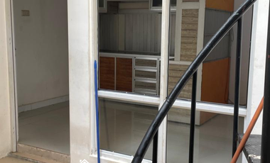 DISEWA RUMAH 2 LANTAI SIAP HUNI di KOTA WISATA – SEMI FURNISHED!
