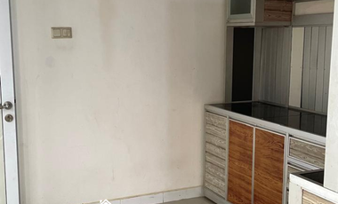 DISEWA RUMAH 2 LANTAI SIAP HUNI di KOTA WISATA – SEMI FURNISHED!