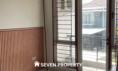 DISEWA RUMAH 2 LANTAI SIAP HUNI di KOTA WISATA – SEMI FURNISHED!