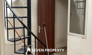 DISEWA RUMAH 2 LANTAI SIAP HUNI di KOTA WISATA – SEMI FURNISHED!