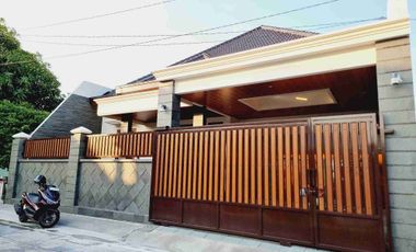 Rumah Mewah 261m² Gress Garasi 4 Banjarsari Solo Kota