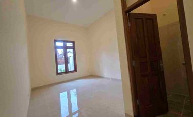Rumah Mewah 261m² Gress Garasi 4 Banjarsari Solo Kota