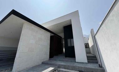 CASA DE 1 PLANTA EN  VENTA EN AMANI TIERRA , ZONA SUR CARRETERA NACIONAL ,SANTIAGO N.L.