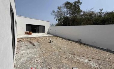 CASA DE 1 PLANTA EN  VENTA EN AMANI TIERRA , ZONA SUR CARRETERA NACIONAL ,SANTIAGO N.L.