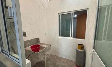 SE VENDE HERMOSA CASA