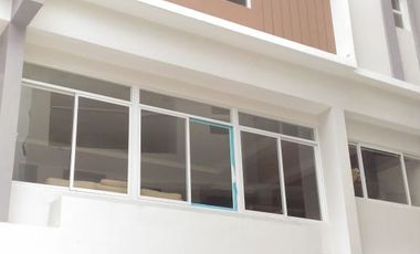 For Sale! 2 Car Park  Highend Townhouse in Santa Lucia San Juan 41M -AJCH