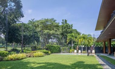 Luxury 5-Bedroom House for Sale in Ayala Alabang Beside Golf Course with Pool