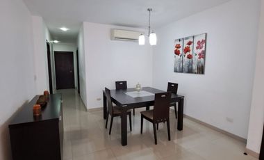 Alquilo elegante departamento amoblado de 3 dormitorios