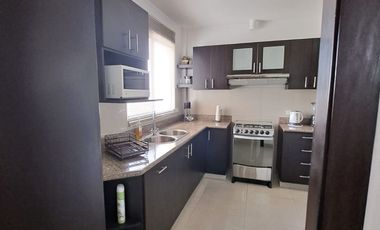 Alquilo elegante departamento amoblado de 3 dormitorios