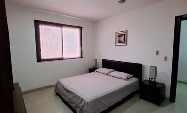 Alquilo elegante departamento amoblado de 3 dormitorios