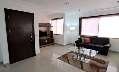 Alquilo elegante departamento amoblado de 3 dormitorios