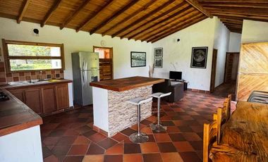 Casa campestre en arriendo en la mesa