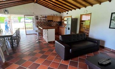 Casa campestre en arriendo en la mesa