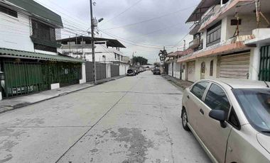 Alquilo Departamento de 3 dormitorios en piso 2 en ALAMOS NORTE cerca HOSPITAL  ALFREDO PAULSON