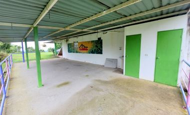 SE ARRIENDA FINCA COMERCIAL EN VIA ALTAGRACIA.