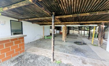 SE ARRIENDA FINCA COMERCIAL EN VIA ALTAGRACIA.