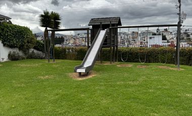 Hermosa Casa de VENTA cerca de La Embajada Americana I San Isidro del Inca