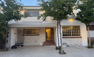 VENTA HERMOSA CASA COTO ANDALUCIA, PARQUE DE LA CASTELLANA