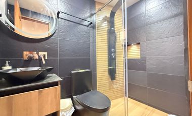 Apartamento con balcón para la venta en Laureles