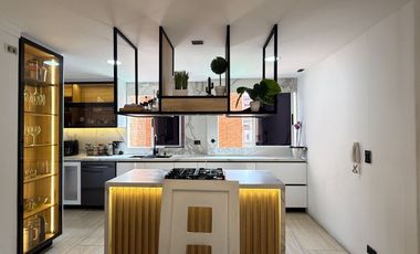 Apartamento con balcón para la venta en Laureles