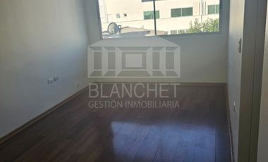 VENTA DEPTO. MUY LINDO EN FERNANDO RIOJA LA CISTERNA IMPECABLE CON ESTACIONAMIENTO Y BODEGA
