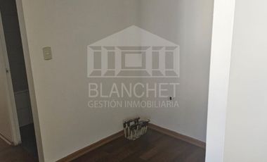 VENTA DEPTO. MUY LINDO EN FERNANDO RIOJA LA CISTERNA IMPECABLE CON ESTACIONAMIENTO Y BODEGA