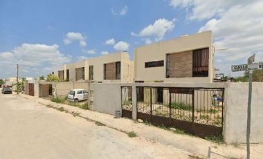 PRECIOSA CASA EN VENTA DE RECUPERACION BANCARIA EN PASEOS DE OPICHÉN, MÉRIDA, YUCATÁN.