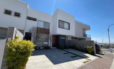 Juriquilla, Casa en renta en privada Colinas de Juriquilla, impecable, tiene todo!