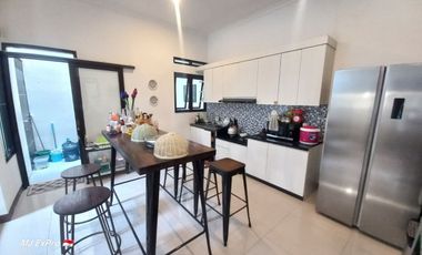 JUAL RUMAH MODERN dengan Desain Elegan Di Arcamanik Bandung
