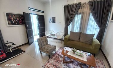 JUAL RUMAH MODERN dengan Desain Elegan Di Arcamanik Bandung