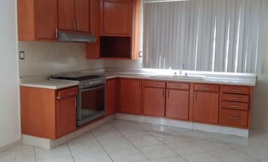 RENTA CASA RESIDENCIAL CLUB DE GOLF LA LOMA INCLUYE MEMBRESIA Y MANTENIMIENTO !!!