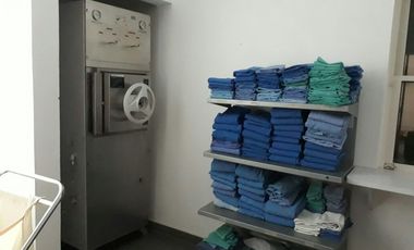 CLINICA EN VENTA EN JOCOTEPEC CENTRO, EN ESQUINA CON EQUIPO QUIRURGICO, CAMAS, ETC