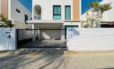 Selling a new house, Hang Dong, 3 bedrooms, 43 sq m. Starting price 3.85 million