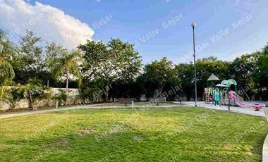 RENTA CASA DE UNA PLANTA EN PRIV CHOLUL