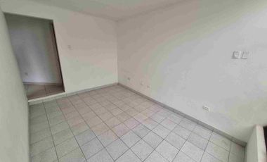 Departamento en primer piso de 67 m² 2 hab, 1 baño, sala y cocina en la Molina 🏡