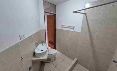 Departamento en primer piso de 67 m² 2 hab, 1 baño, sala y cocina en la Molina 🏡