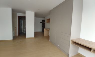 605 Comodidad, Cercanía, Tranquilidad. Encantador Estudio con Vista y Parqueadero en Av de Los Shyris. A Estrenar.